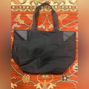 Lululemon • Black tote bag